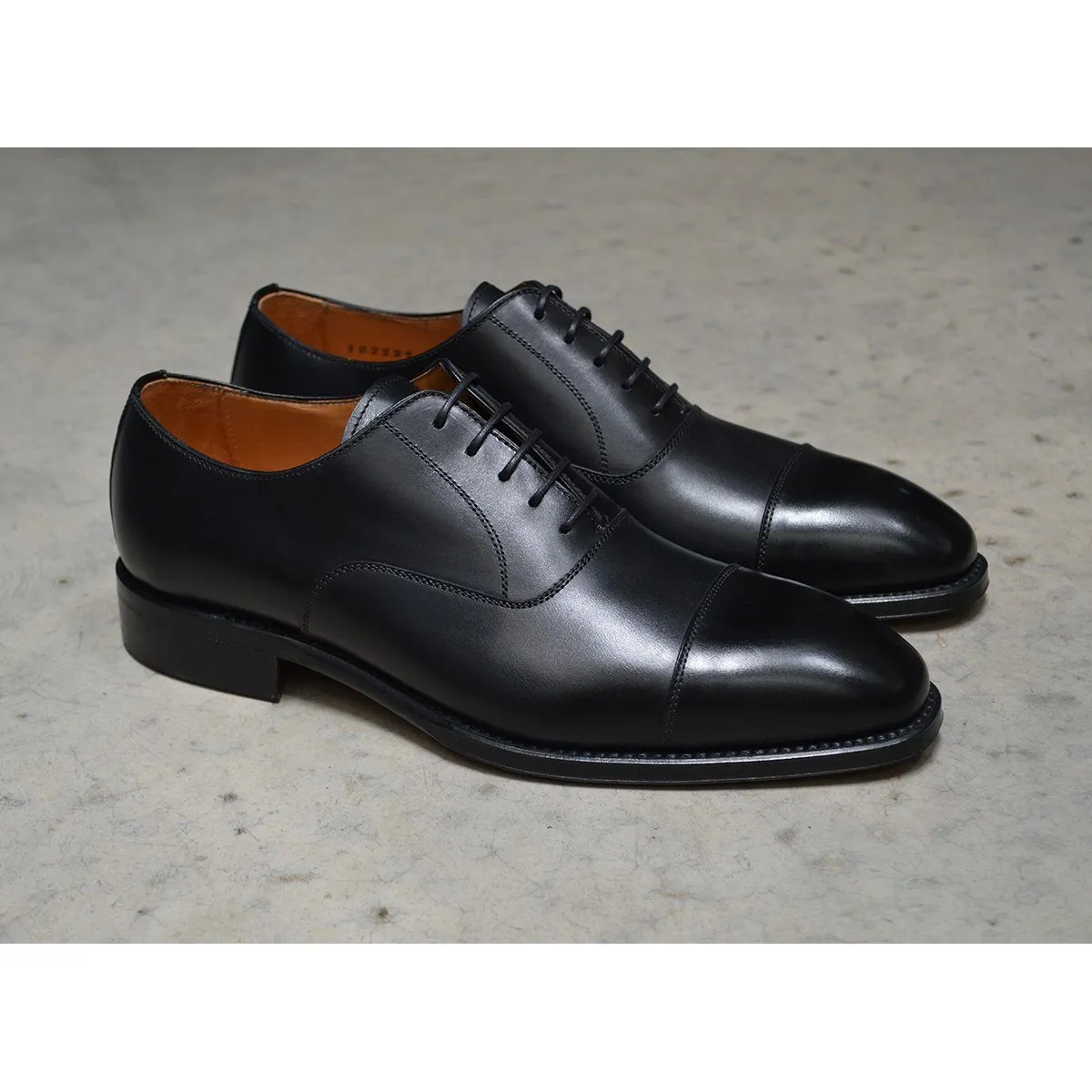 Berwick 1707 Straight Cap Oxford (5217) Black