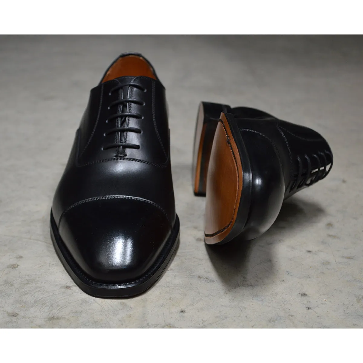 Berwick 1707 Straight Cap Oxford (5217) Black