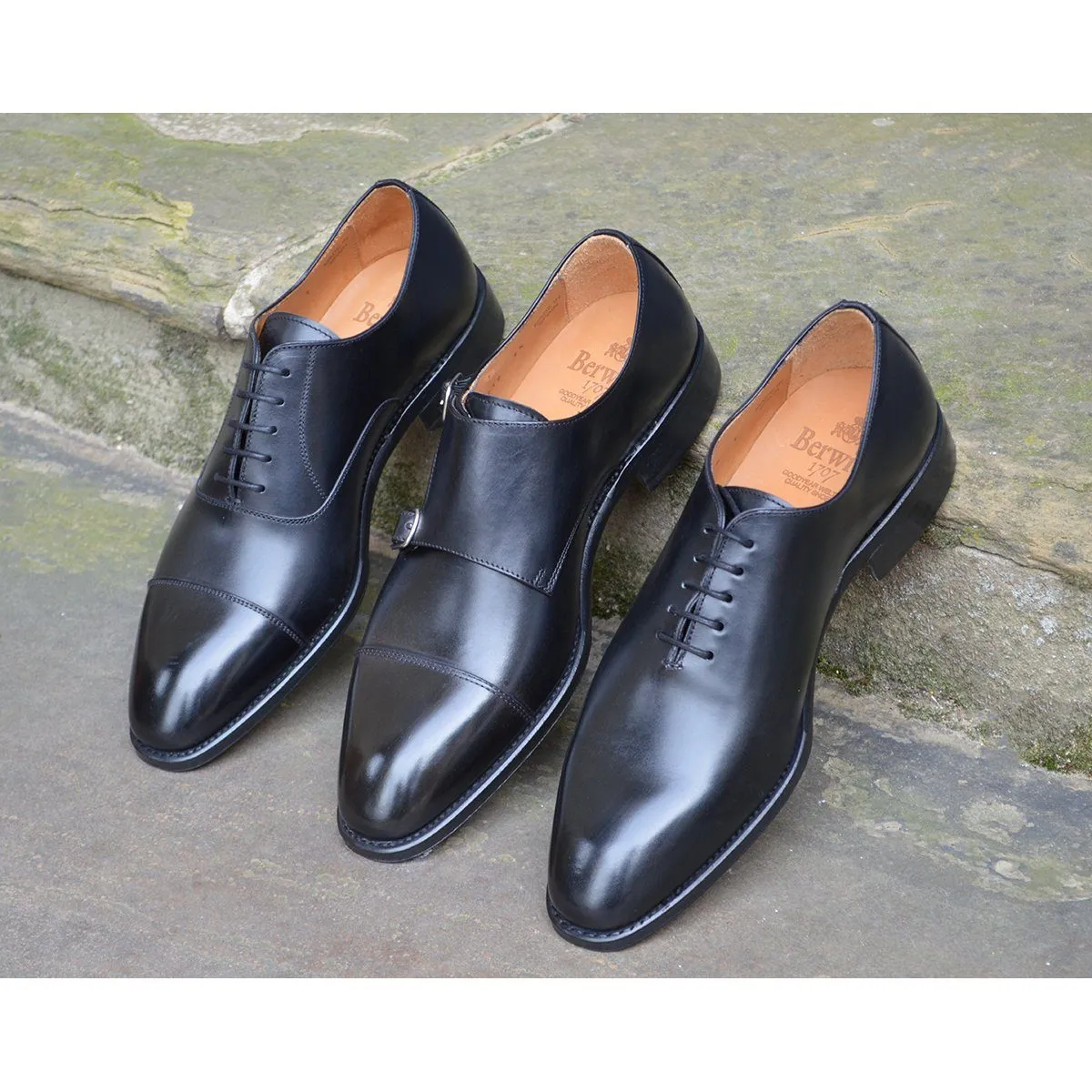 Berwick 1707 Straight Cap Oxford (5217) Black
