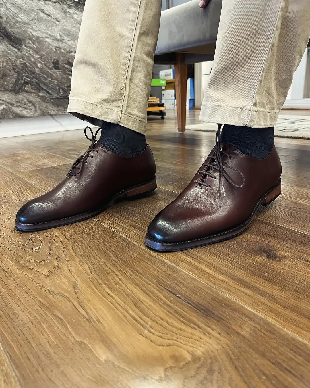 Elegant Brown Oxford with Burnished Toe Finish