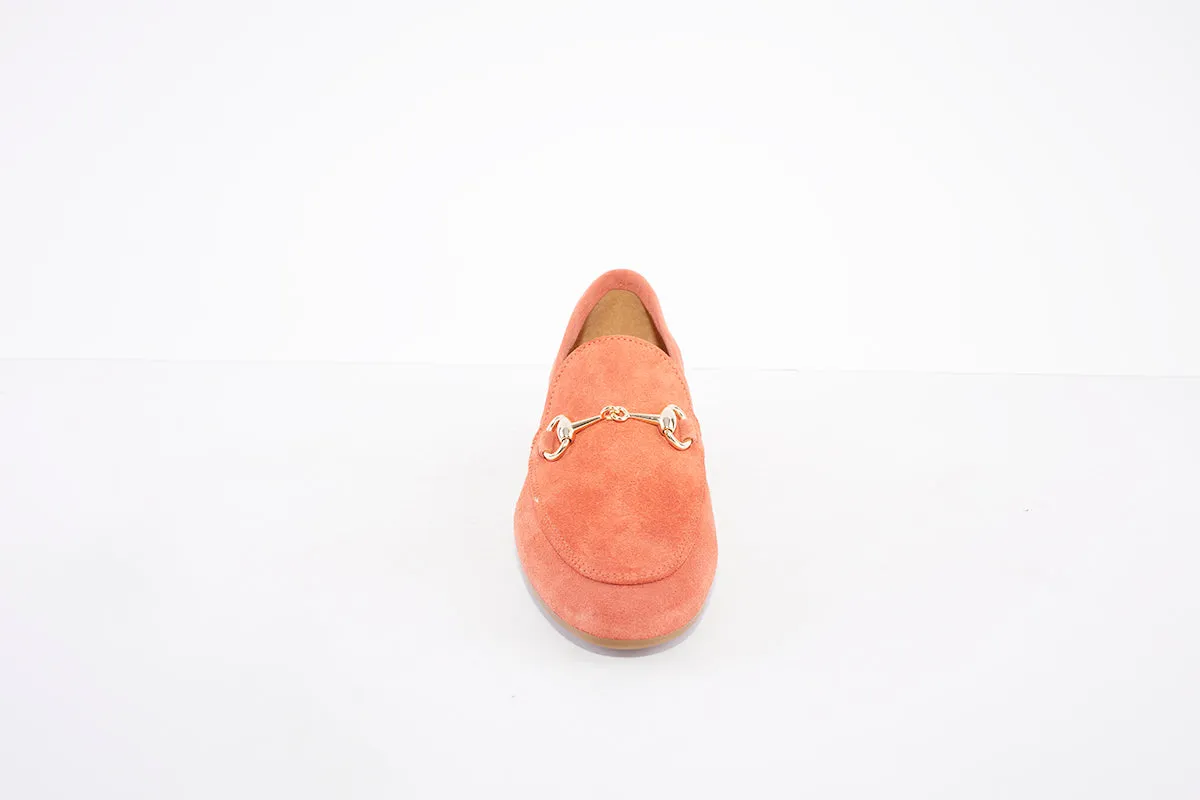MARIA JAEN - 4023 FLAT LOAFER WITH GOLD CHAIN DETAIL - ORANGE SUEDE
