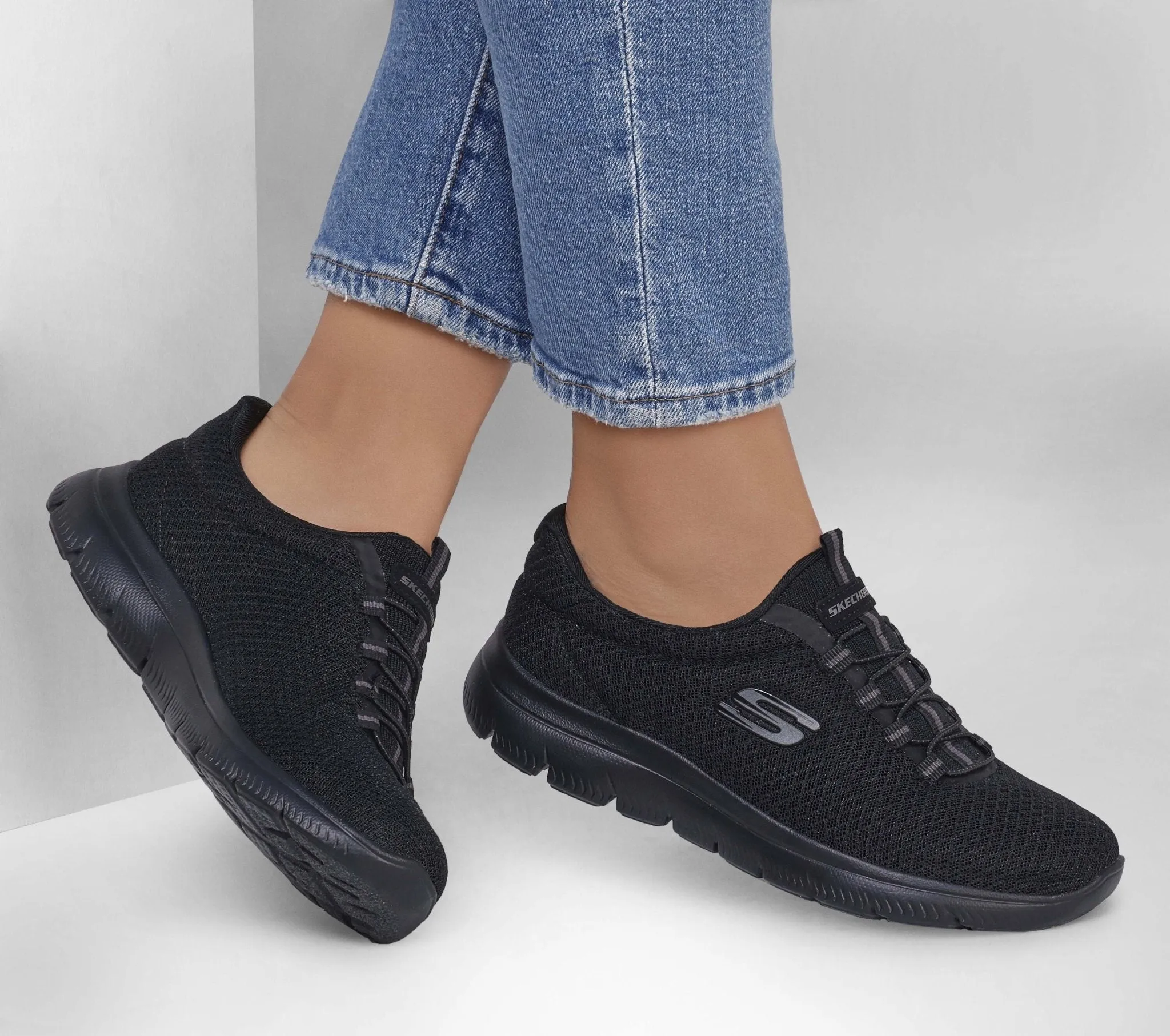 SKECHERS Summits