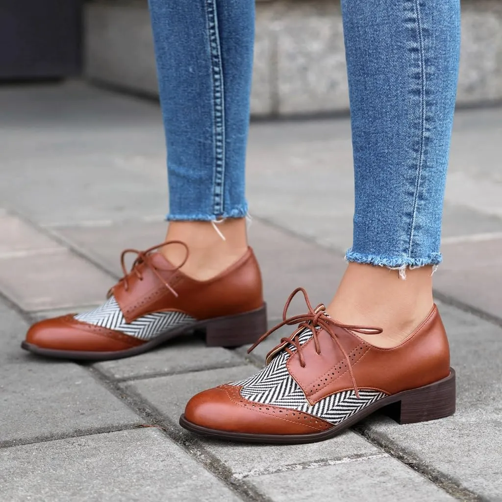 Women's Flat Low Heel Saddle Oxford Shoes Two Toned Wingtip Lace Up Perforated School Uniform Oxfords Brogues