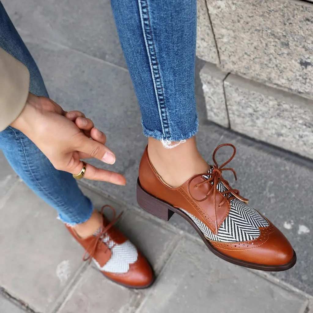 Women's Flat Low Heel Saddle Oxford Shoes Two Toned Wingtip Lace Up Perforated School Uniform Oxfords Brogues