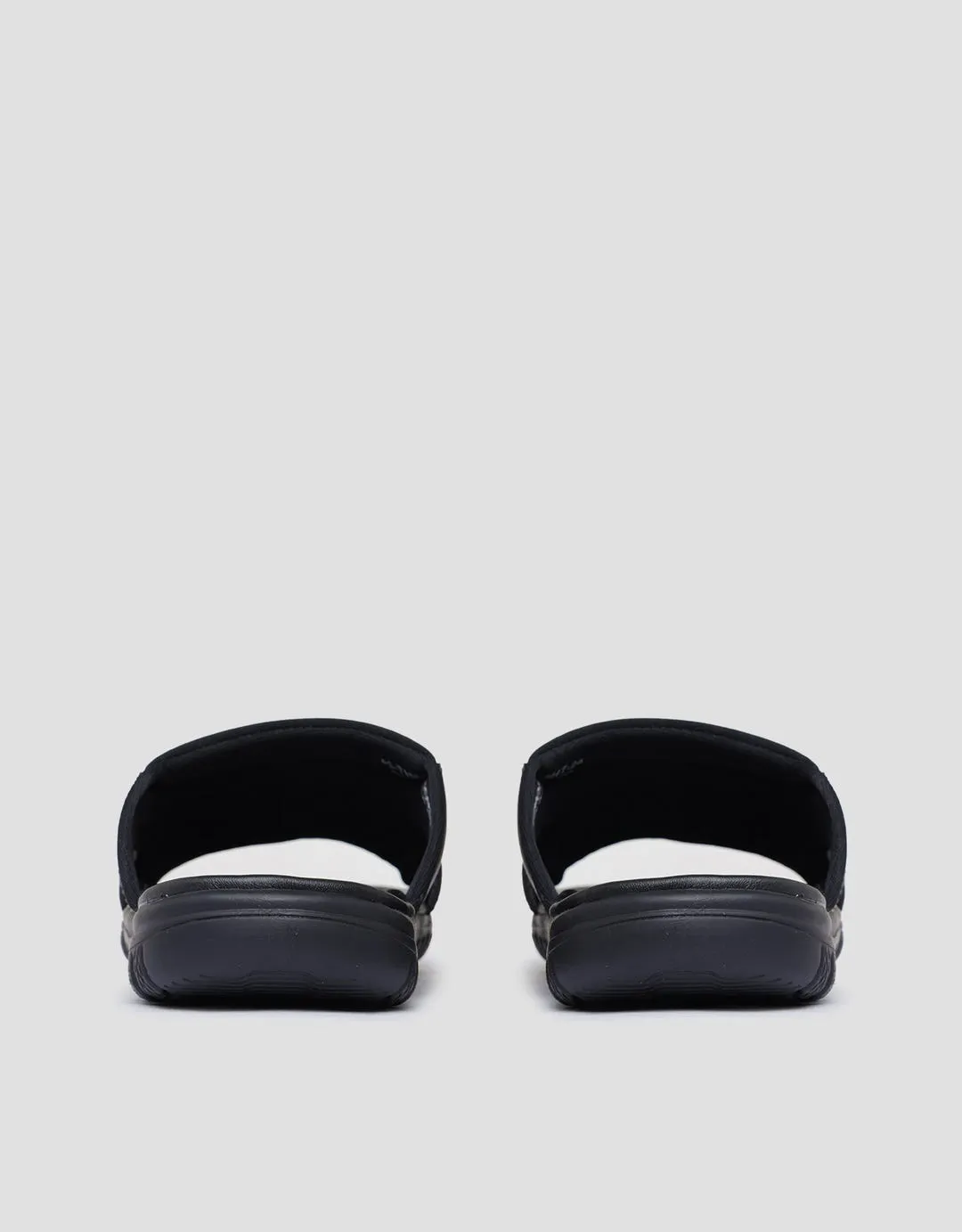 Yongki Komaladi WIMO4003HT Sandal Slip On Pria