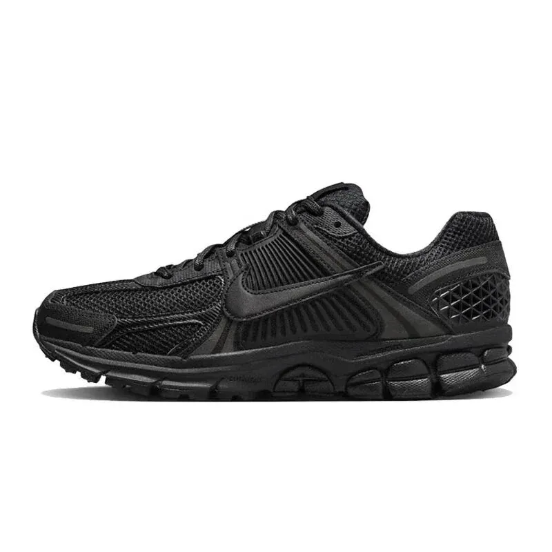 Zoom Nike Black Sneakers Artistic 5 Free gift with purchase Triple Vomero